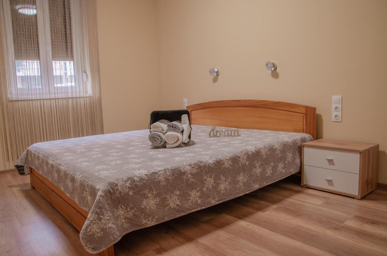 Oros House Apartmanhaz Orosháza Dış mekan fotoğraf
